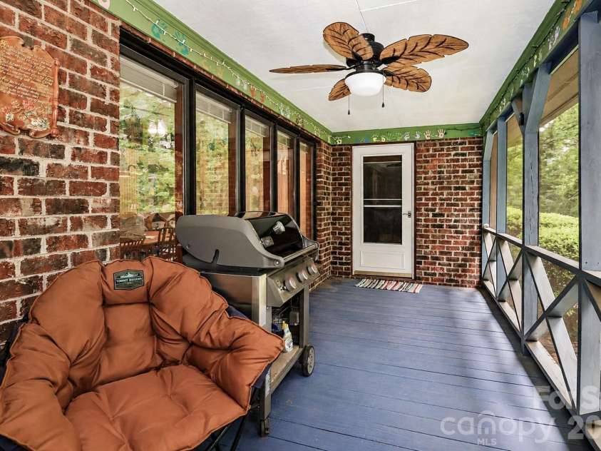 156 Monte Vista Road, Statesville, NC 28625.  MLS# CAR4379805, YatesRealty ID 25577. 