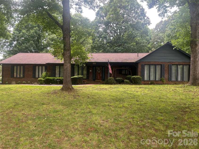 156 Monte Vista Road, Statesville, NC 28625.  MLS# CAR4379805, YatesRealty ID 25577. 