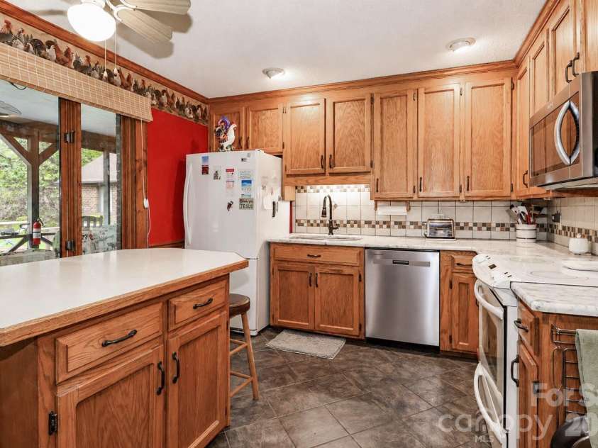 156 Monte Vista Road, Statesville, NC 28625.  MLS# CAR4379805, YatesRealty ID 25577. Kitchen with island
