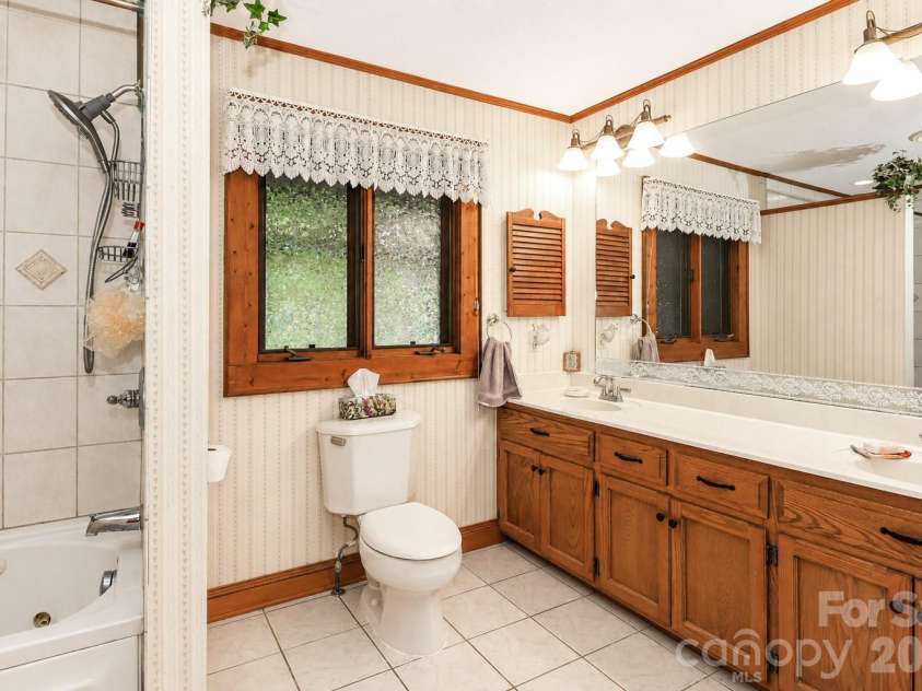 156 Monte Vista Road, Statesville, NC 28625.  MLS# CAR4379805, YatesRealty ID 25577. Primary bathroom