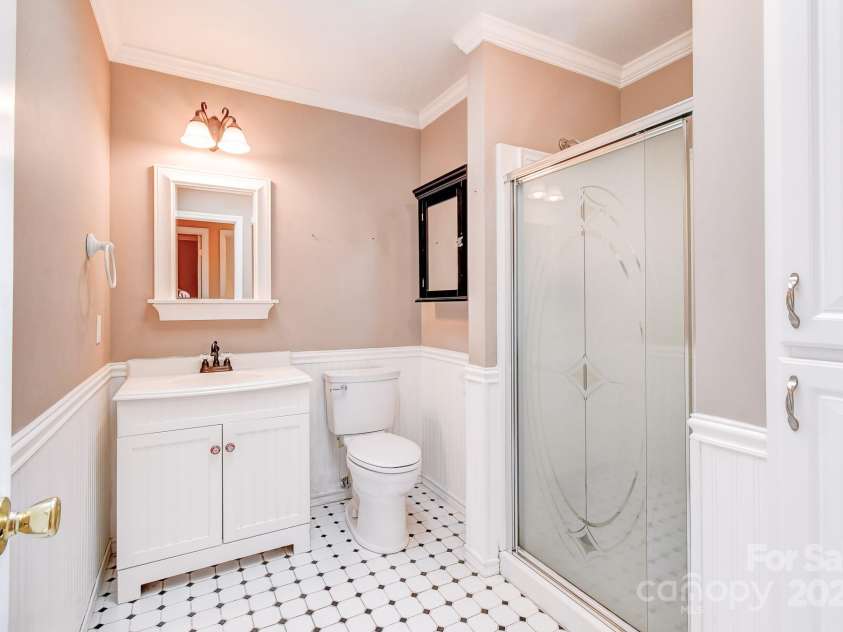 171 Surry Lane, Hendersonville, NC 28791.  MLS# CAR4280412, YatesRealty ID 25578. 