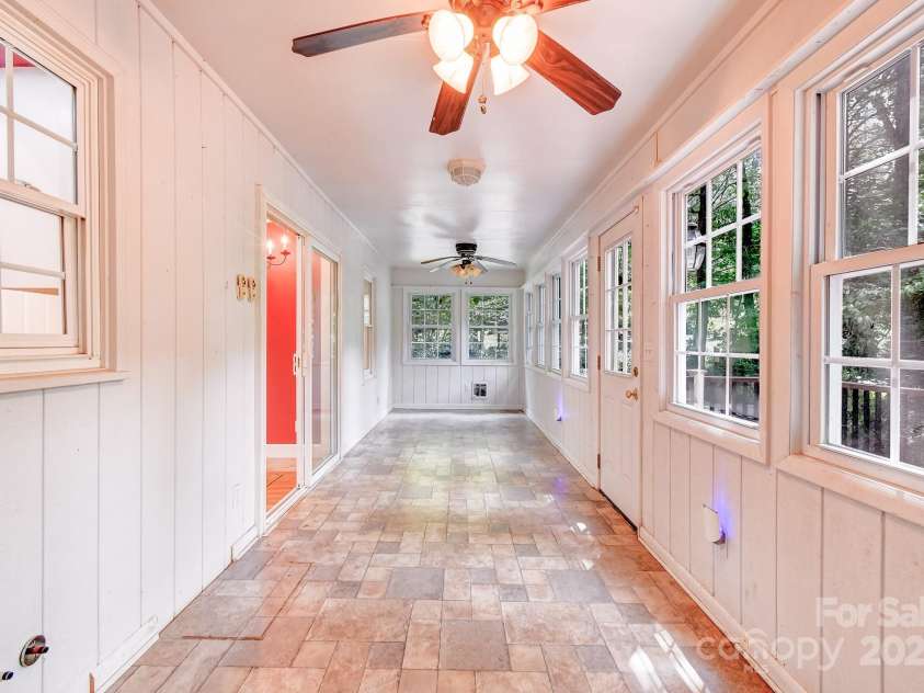 171 Surry Lane, Hendersonville, NC 28791.  MLS# CAR4280412, YatesRealty ID 25578. 