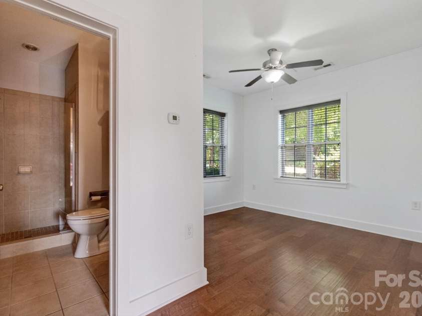 262 Harbour Place Drive, Davidson, NC 28036.  MLS# CAR4381547, YatesRealty ID 25578. 