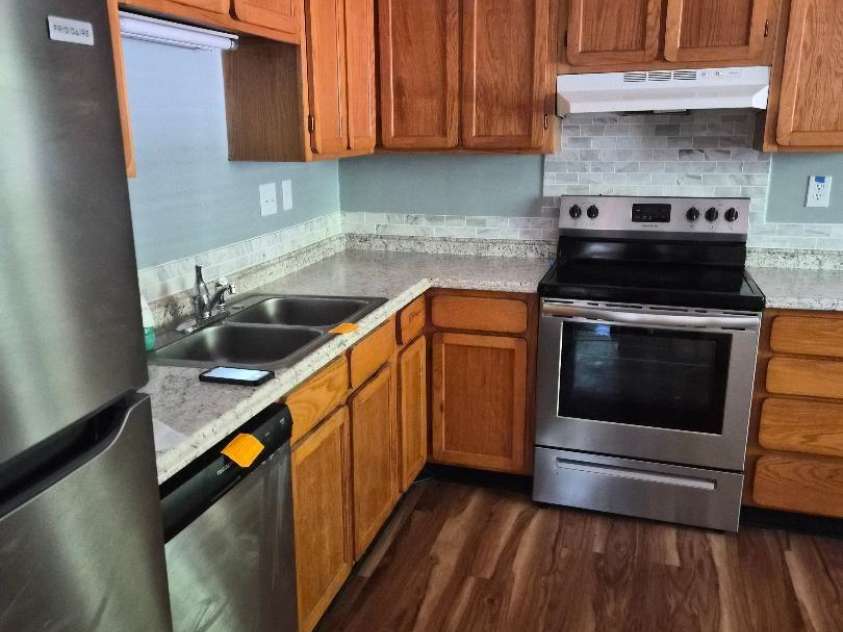 1746 Hunters Trail, Rock Hill, SC 29732.  MLS# CAR4386681, YatesRealty ID 25579. Kitchen with Dining Area
