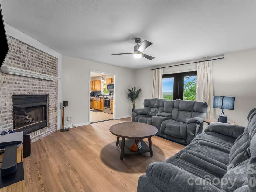 570 Pleasant View Drive, Marion, NC 28752.  MLS# CAR4384259, YatesRealty ID 25580. 