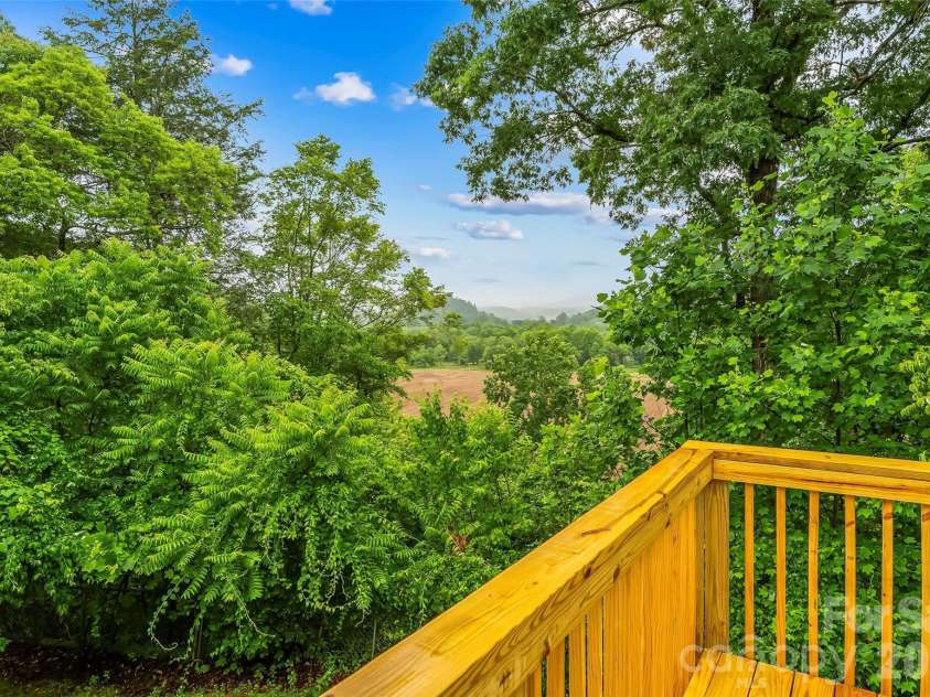 570 Pleasant View Drive, Marion, NC 28752.  MLS# CAR4384259, YatesRealty ID 25580. 