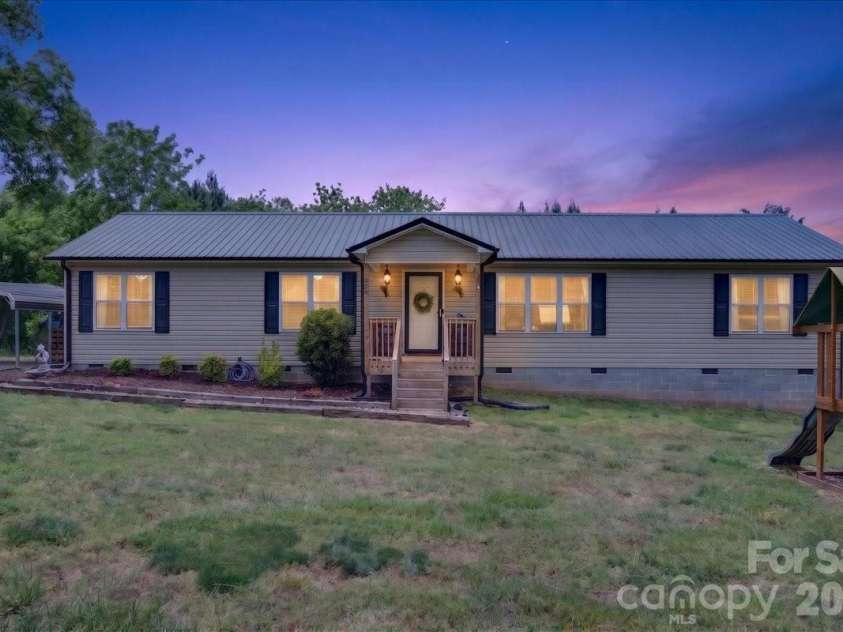 567 Godbey Road, Mocksville, NC 27028.  MLS# CAR4379299, YatesRealty ID 25581. 