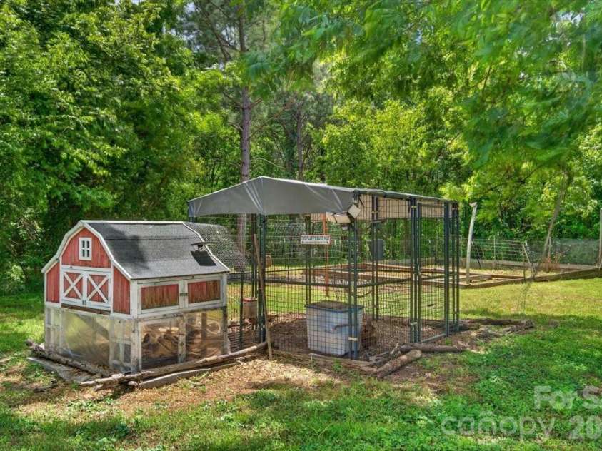 567 Godbey Road, Mocksville, NC 27028.  MLS# CAR4379299, YatesRealty ID 25581. 
