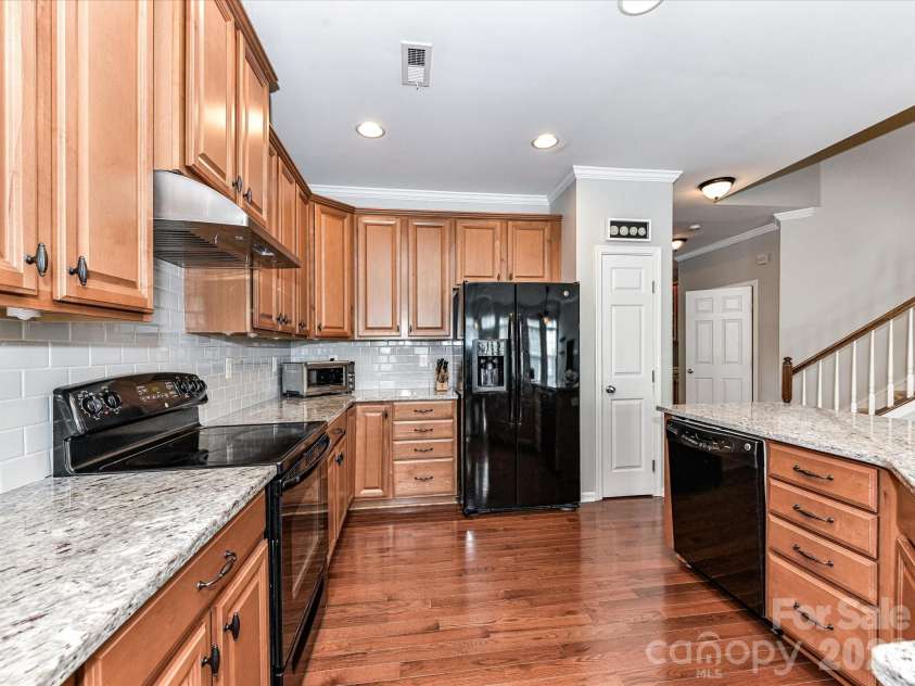 756 Naramore Street, Davidson, NC 28036.  MLS# CAR4284333, YatesRealty ID 25582. 
