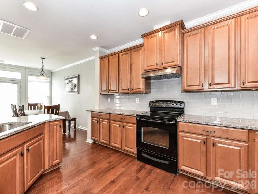756 Naramore Street, Davidson, NC 28036.  MLS# CAR4284333, YatesRealty ID 25582. 