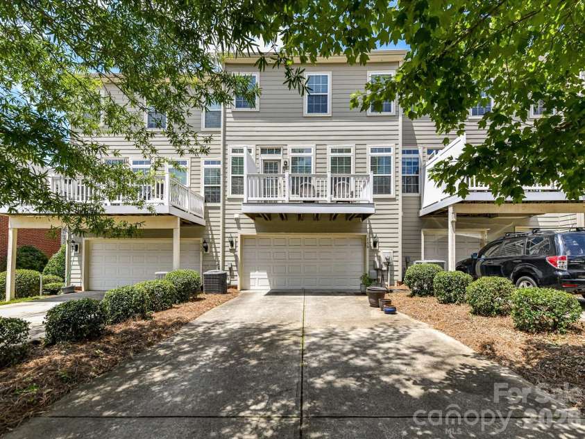 756 Naramore Street, Davidson, NC 28036.  MLS# CAR4284333, YatesRealty ID 25582. 