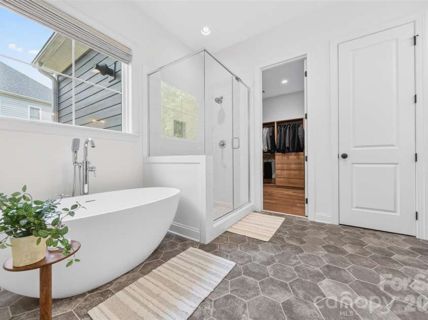 919 Tamary Way, Landis, NC 28088.  MLS# CAR4342389, YatesRealty ID 25584. Primary Bathroom