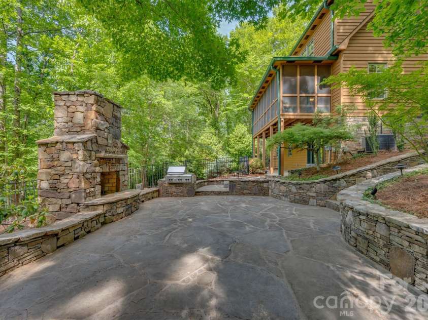 512 Indian Forest Drive, Bostic, NC 28018.  MLS# CAR4382917, YatesRealty ID 25586. 