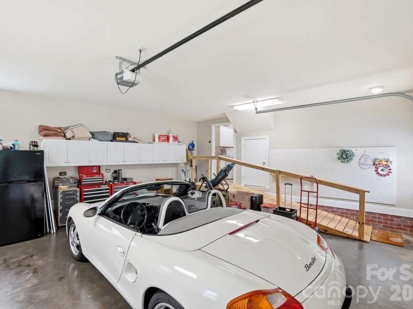 258 Glenwood Drive, Oakboro, NC 28129.  MLS# CAR4384910, YatesRealty ID 25587. Garage