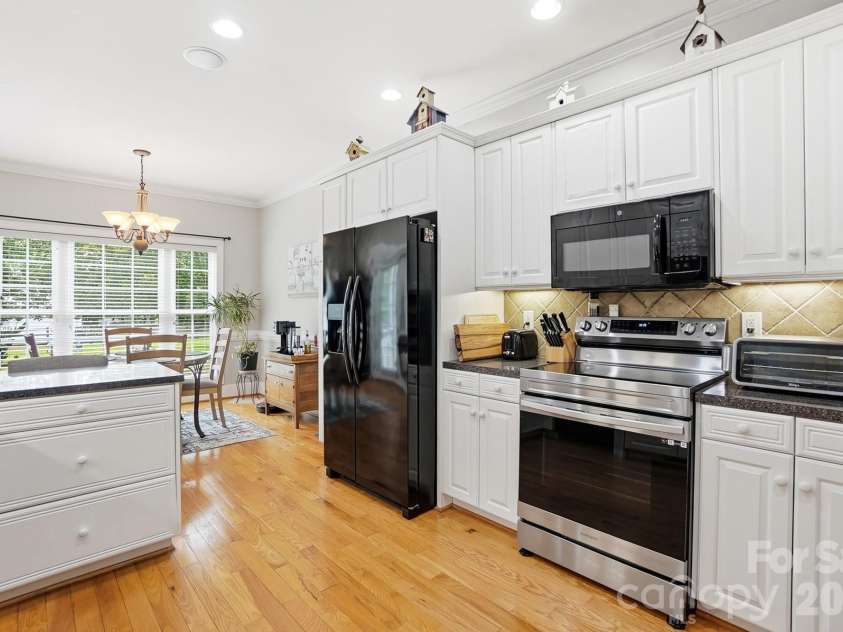 258 Glenwood Drive, Oakboro, NC 28129.  MLS# CAR4384910, YatesRealty ID 25587. Kitchen