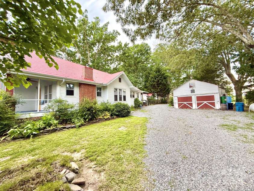 5188 Dysartsville Road, Morganton, NC 28655.  MLS# CAR4270470, YatesRealty ID 25587. 