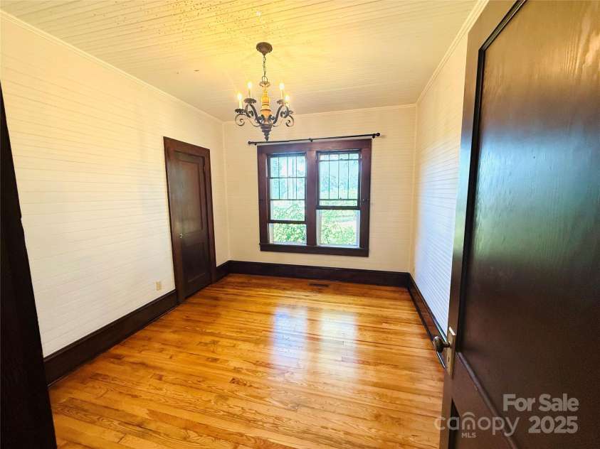5188 Dysartsville Road, Morganton, NC 28655.  MLS# CAR4270470, YatesRealty ID 25587. Middle bedroom