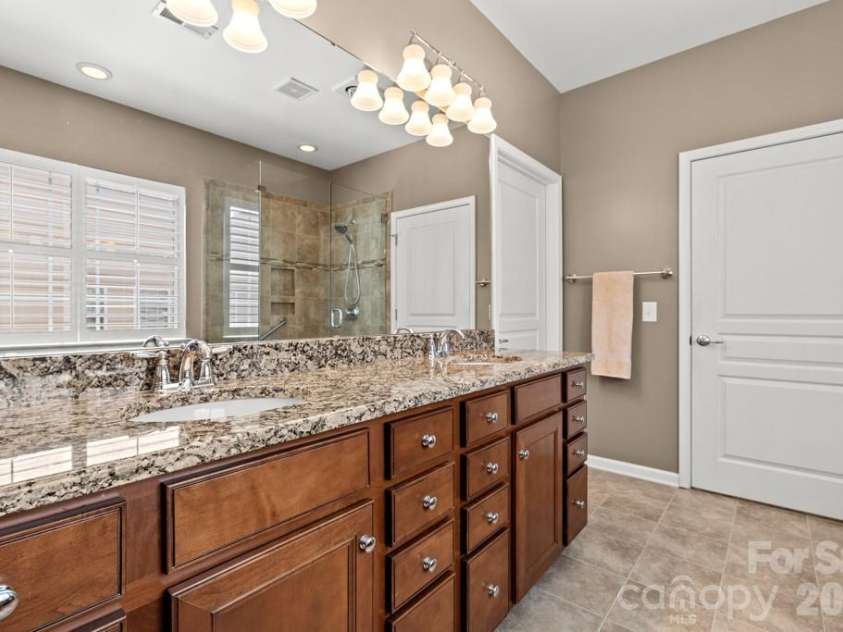 3083 Ambleside Drive, Fort Mill, SC 29707.  MLS# CAR4382038, YatesRealty ID 25589. 