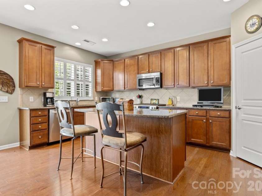 3083 Ambleside Drive, Fort Mill, SC 29707.  MLS# CAR4382038, YatesRealty ID 25589. 