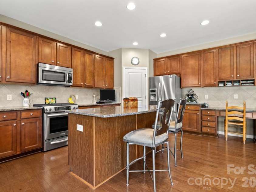 3083 Ambleside Drive, Fort Mill, SC 29707.  MLS# CAR4382038, YatesRealty ID 25589. 