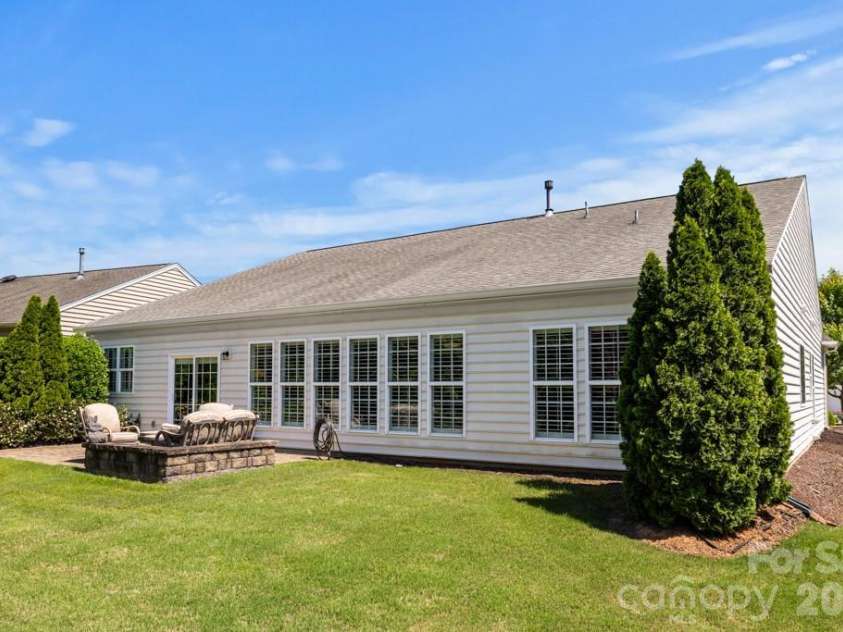 3083 Ambleside Drive, Fort Mill, SC 29707.  MLS# CAR4382038, YatesRealty ID 25589. 