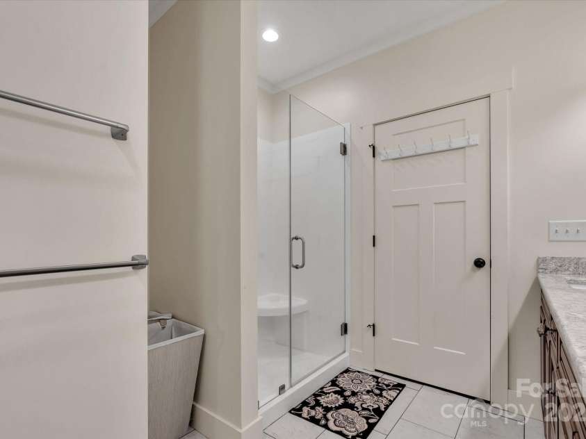 232 Sanctuary Way, Marshall, NC 28753.  MLS# CAR4151690, YatesRealty ID 2559. Primary bath