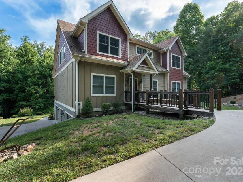 232 Sanctuary Way, Marshall, NC 28753.  MLS# CAR4151690, YatesRealty ID 2559. Welcome Home!