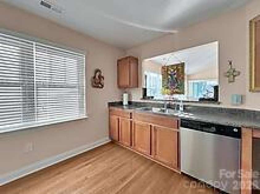 41 Little Fox Lane, Fletcher, NC 28732.  MLS# CAR4335108, YatesRealty ID 2559. 