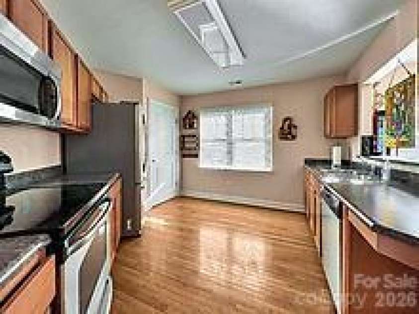 41 Little Fox Lane, Fletcher, NC 28732.  MLS# CAR4335108, YatesRealty ID 2559. 