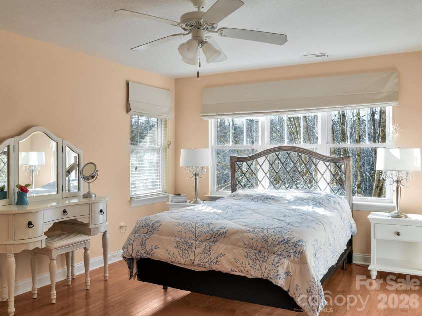 41 Little Fox Lane, Fletcher, NC 28732.  MLS# CAR4335108, YatesRealty ID 2559. 