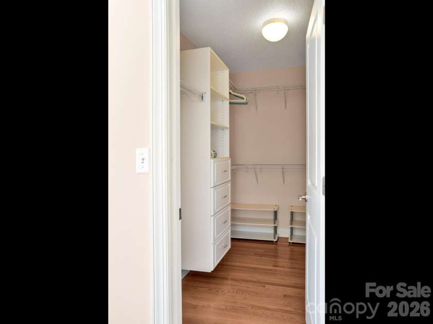 41 Little Fox Lane, Fletcher, NC 28732.  MLS# CAR4335108, YatesRealty ID 2559. 