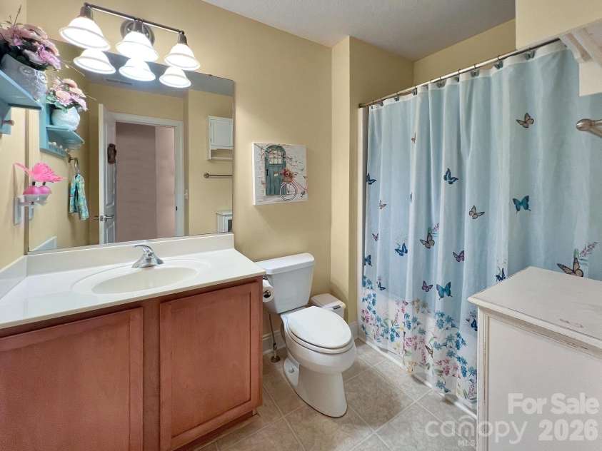 41 Little Fox Lane, Fletcher, NC 28732.  MLS# CAR4335108, YatesRealty ID 2559. 