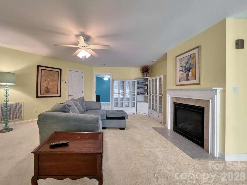 41 Little Fox Lane, Fletcher, NC 28732.  MLS# CAR4335108, YatesRealty ID 2559. 