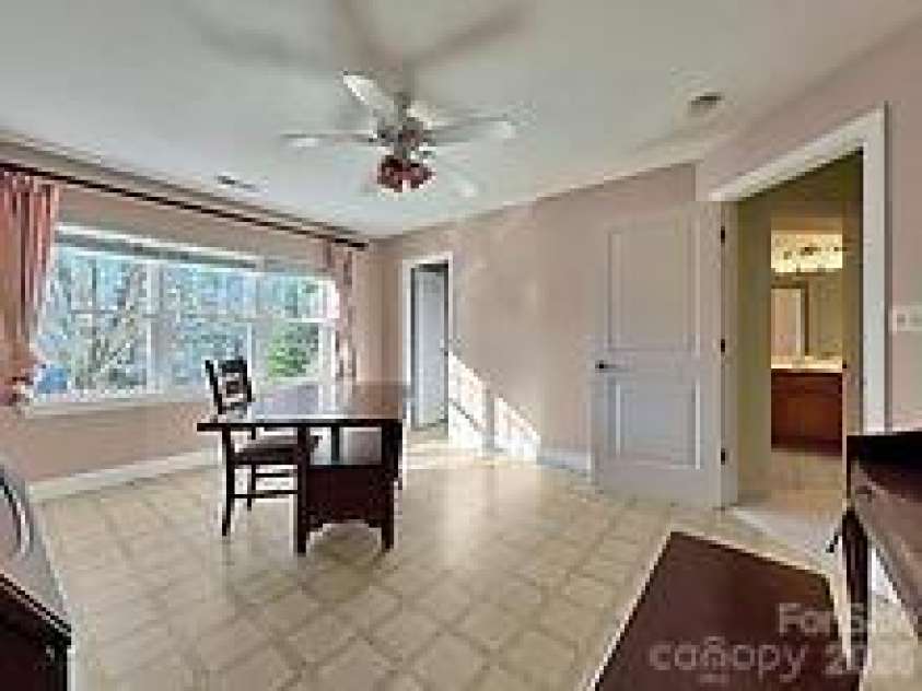 41 Little Fox Lane, Fletcher, NC 28732.  MLS# CAR4335108, YatesRealty ID 2559. 