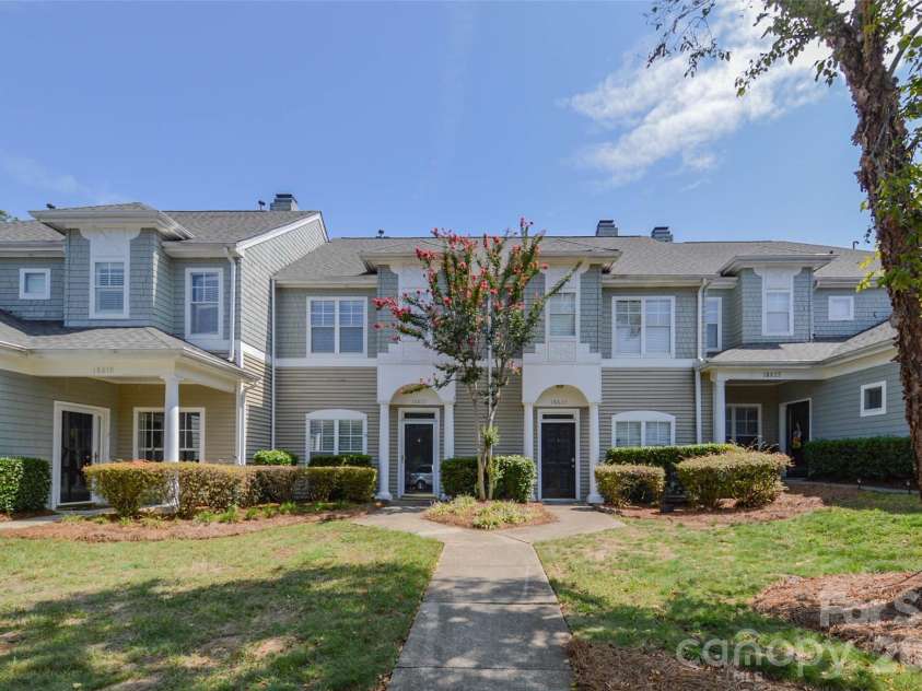 18821 Silver Quay Drive, Cornelius, NC 28031.  MLS# CAR4385275, YatesRealty ID 25590. 