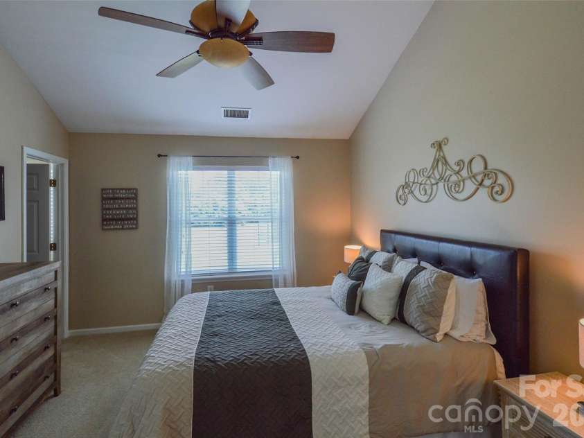 18821 Silver Quay Drive, Cornelius, NC 28031.  MLS# CAR4385275, YatesRealty ID 25590. 