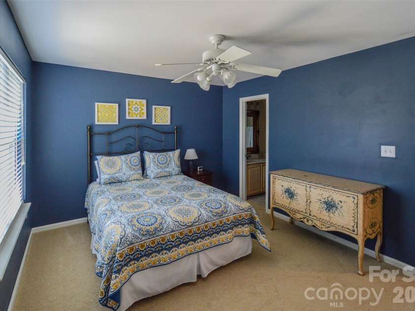 18821 Silver Quay Drive, Cornelius, NC 28031.  MLS# CAR4385275, YatesRealty ID 25590. 