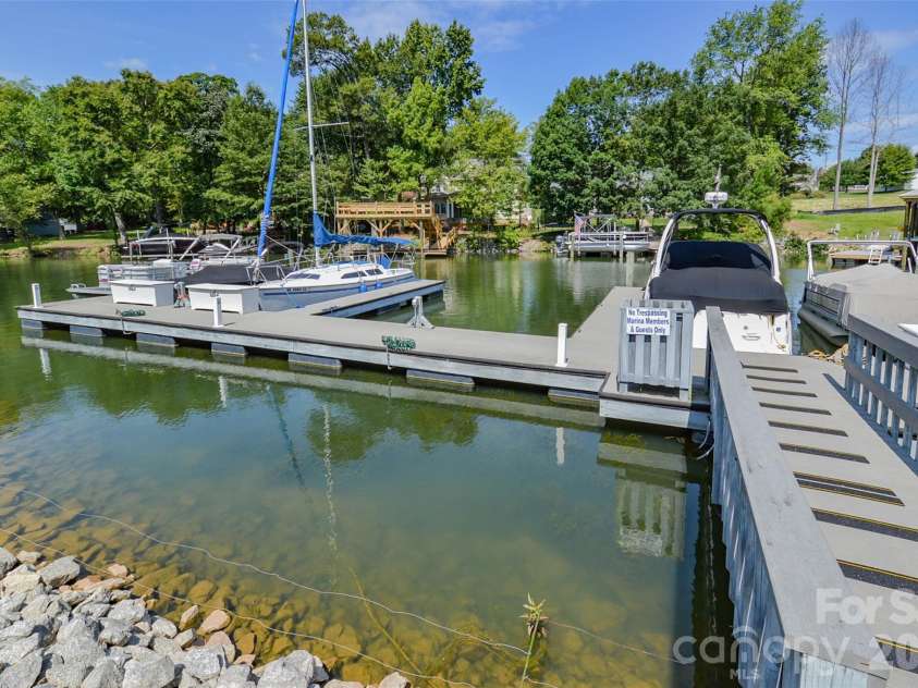 18821 Silver Quay Drive, Cornelius, NC 28031.  MLS# CAR4385275, YatesRealty ID 25590. 