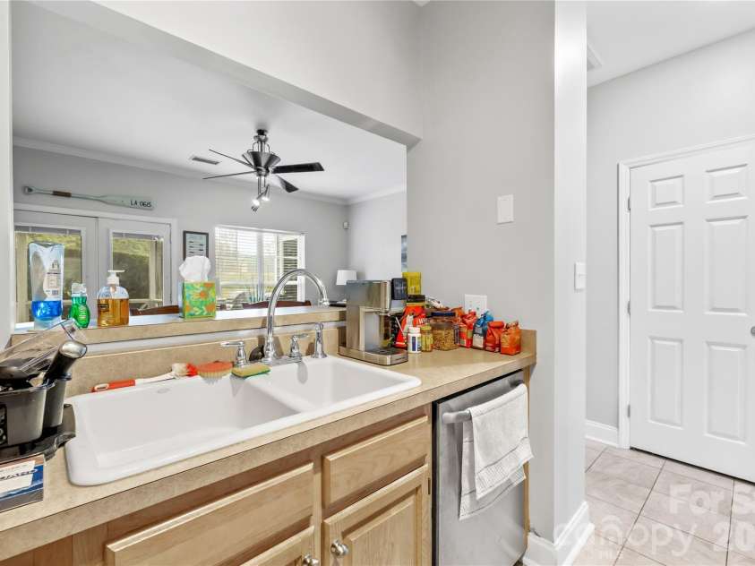 18821 Silver Quay Drive, Cornelius, NC 28031.  MLS# CAR4385275, YatesRealty ID 25590. 