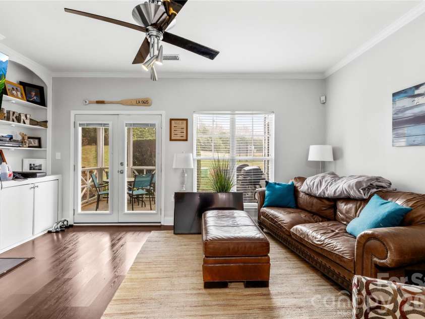 18821 Silver Quay Drive, Cornelius, NC 28031.  MLS# CAR4385275, YatesRealty ID 25590. 