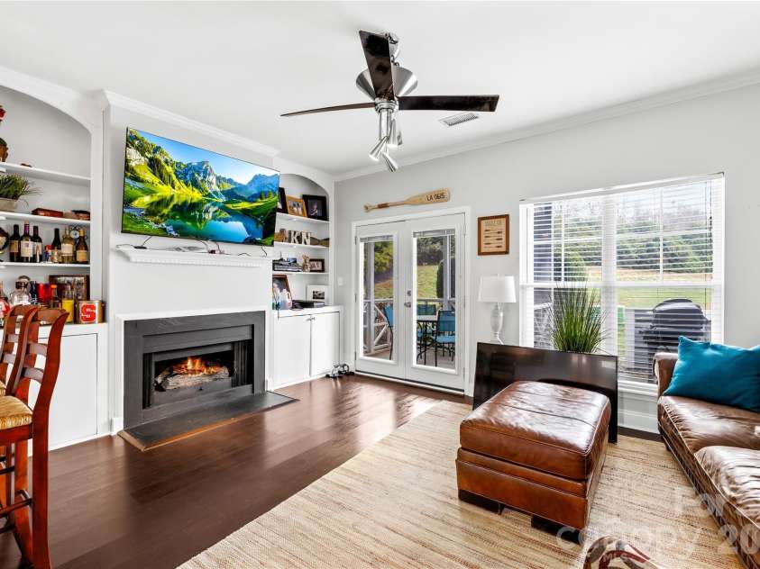 18821 Silver Quay Drive, Cornelius, NC 28031.  MLS# CAR4385275, YatesRealty ID 25590. 