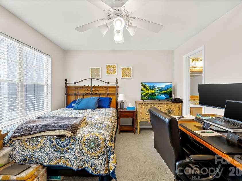 18821 Silver Quay Drive, Cornelius, NC 28031.  MLS# CAR4385275, YatesRealty ID 25590. 