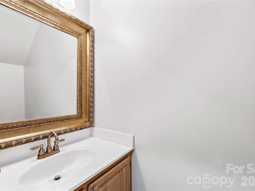 18821 Silver Quay Drive, Cornelius, NC 28031.  MLS# CAR4385275, YatesRealty ID 25590. 