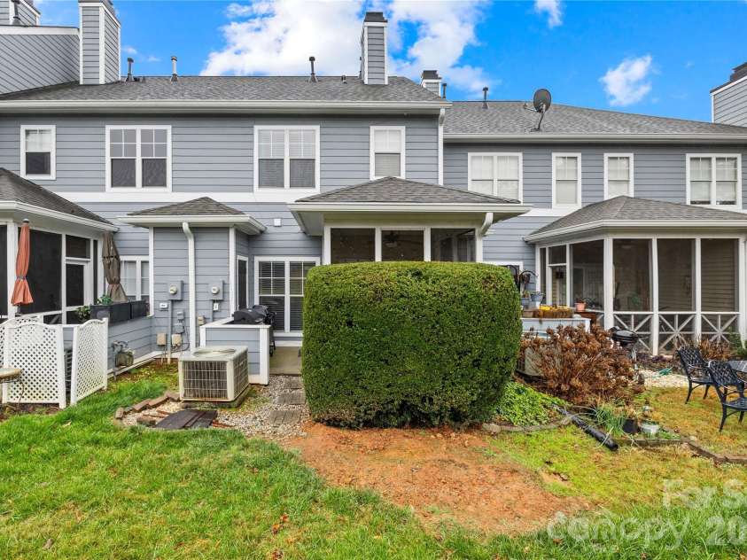 18821 Silver Quay Drive, Cornelius, NC 28031.  MLS# CAR4385275, YatesRealty ID 25590. 