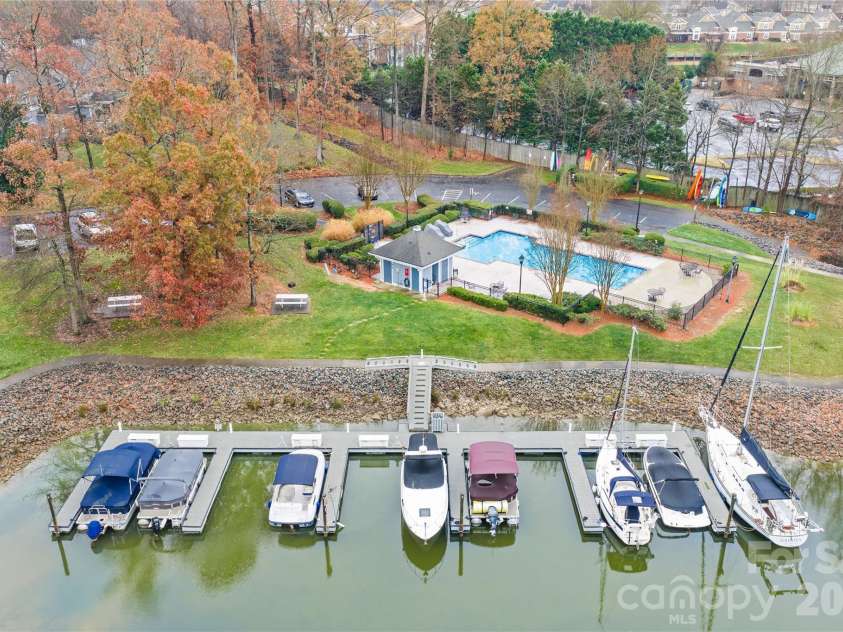 18821 Silver Quay Drive, Cornelius, NC 28031.  MLS# CAR4385275, YatesRealty ID 25590. 