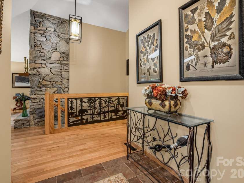 36 Foxglove Road, Hendersonville, NC 28739.  MLS# CAR4384856, YatesRealty ID 25592. 