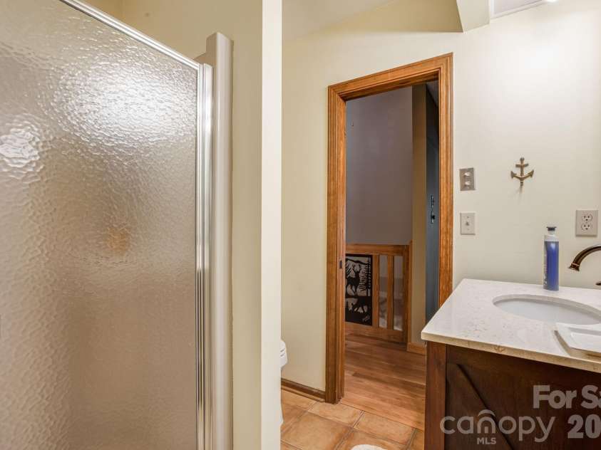 36 Foxglove Road, Hendersonville, NC 28739.  MLS# CAR4384856, YatesRealty ID 25592. 