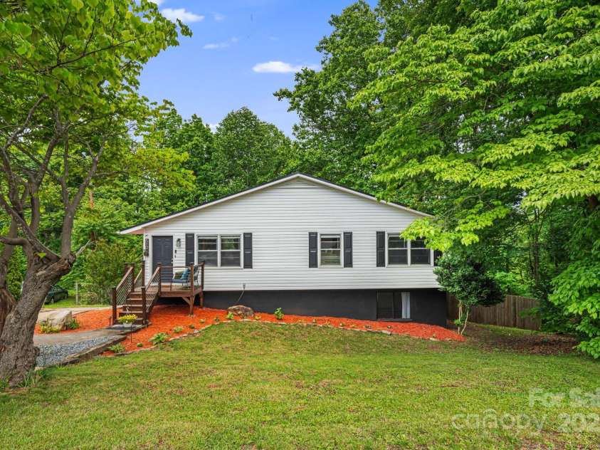 510 Reservoir Road, Marion, NC 28752.  MLS# CAR4257804, YatesRealty ID 25592. 