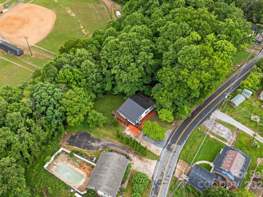 510 Reservoir Road, Marion, NC 28752.  MLS# CAR4257804, YatesRealty ID 25592. 