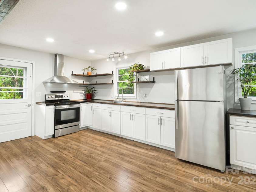 510 Reservoir Road, Marion, NC 28752.  MLS# CAR4257804, YatesRealty ID 25592. 